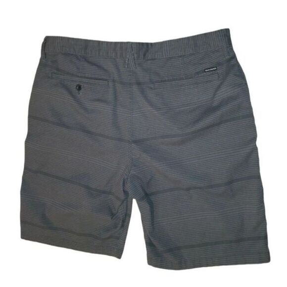 Quicksilver Flat Front Board Shorts Size 38 R.          [Mbb9023] - Picture 2 of 5